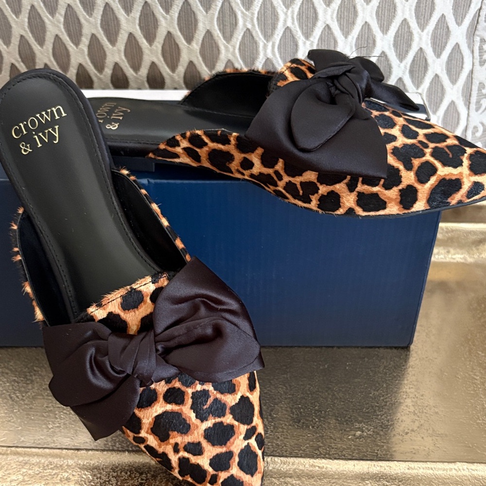 crown & ivy Leopard Bow Pointed Mules in Black and Brown